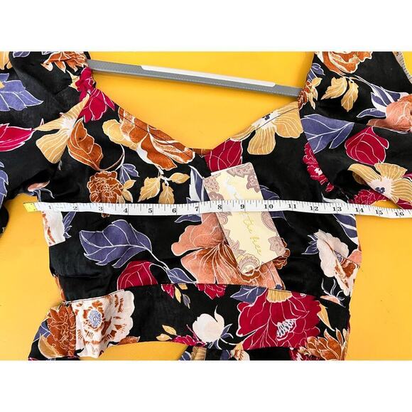 Band of the Free Black Berry Floral Print Camille Crossover Crop Top Size XS NWT - Picture 7 of 10